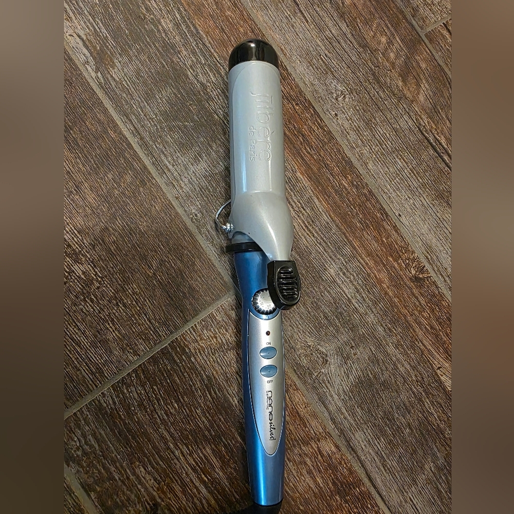1-1/2" Ceramic Jilbère Nano Curling Iron